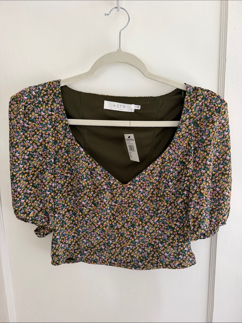 NWT ASTR the Label Floral Puff Sleeve Crop Top size S